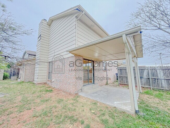 Building Photo - 8412 S Douglas Ave