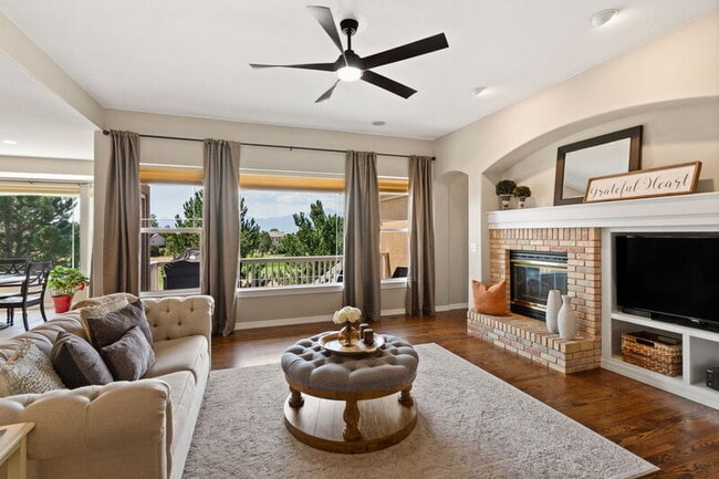 Building Photo - 10214 Pine Glade Dr