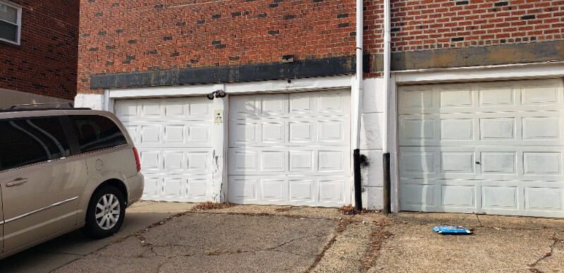 Building Photo - 9783 Hilspach St