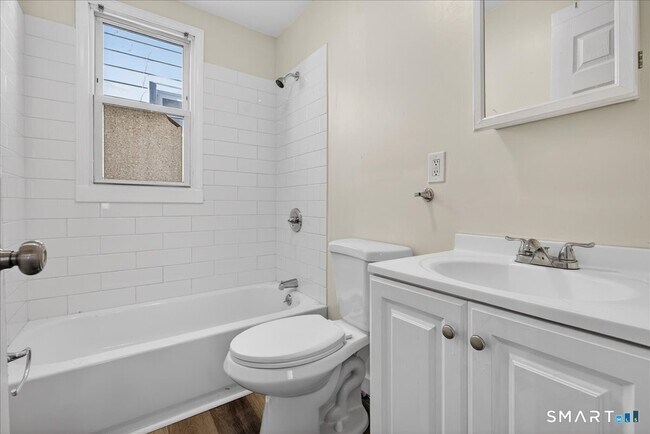 Building Photo - 82 Gilbert St