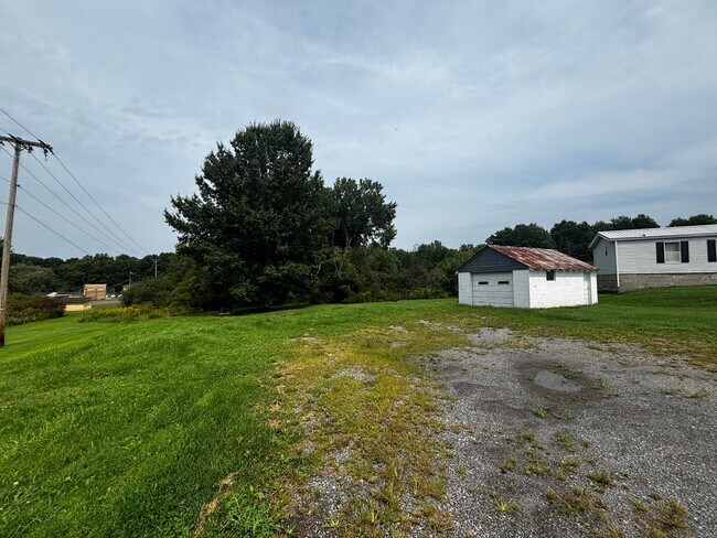 Building Photo - 563 Barkeyville Rd