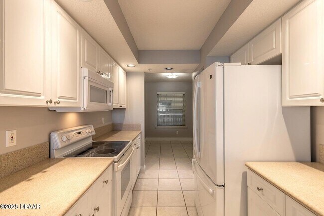 Building Photo - 4650 Links Village Dr