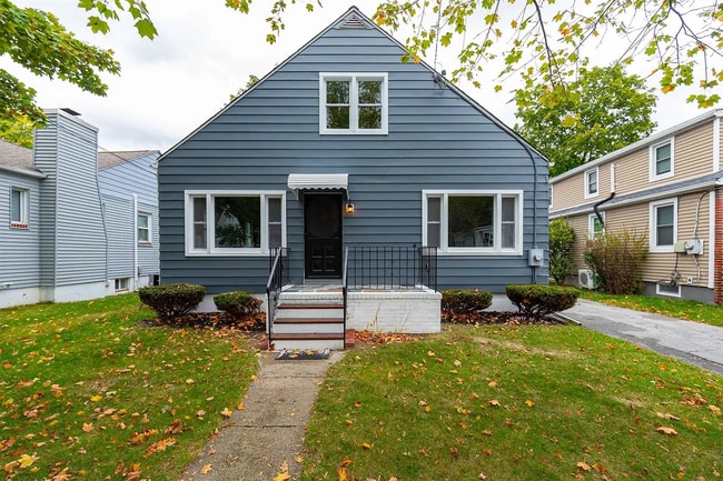 Building Photo - 35 Clark St