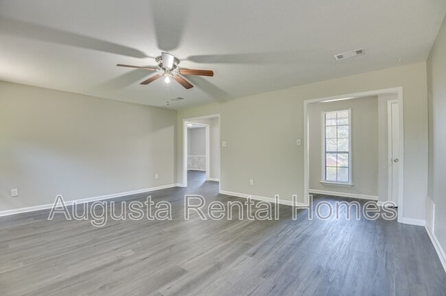 Building Photo - 2716 Cardigan Ct