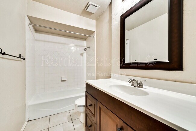 Building Photo - 500 Woodhollow Dr