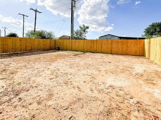 Building Photo - 5008 Rotonda Ln