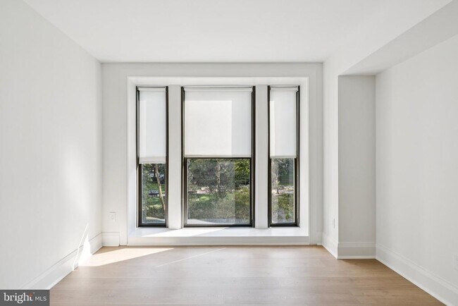 Building Photo - 135 S 19th St