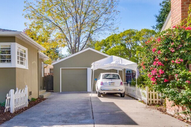 Building Photo - Wow! What a Great Home! Available Soon!