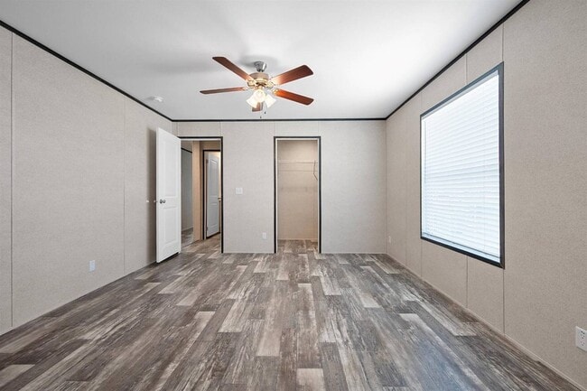 Building Photo - 309 W Buell Dr