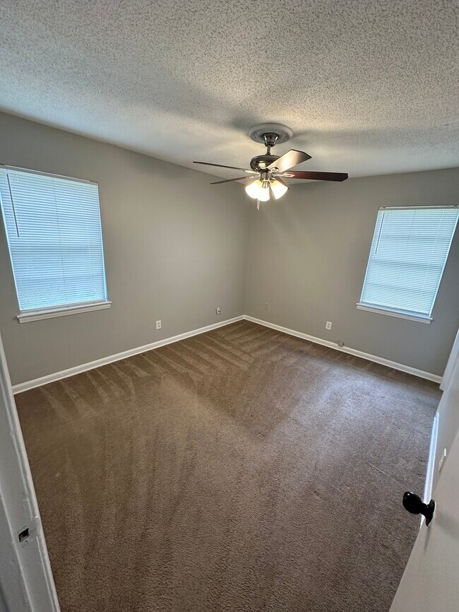 Building Photo - 4203 Kerwin Dr