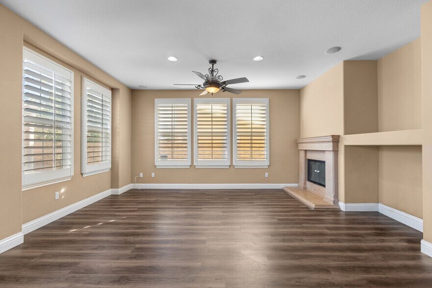 Building Photo - 3638 Young Wolf Dr