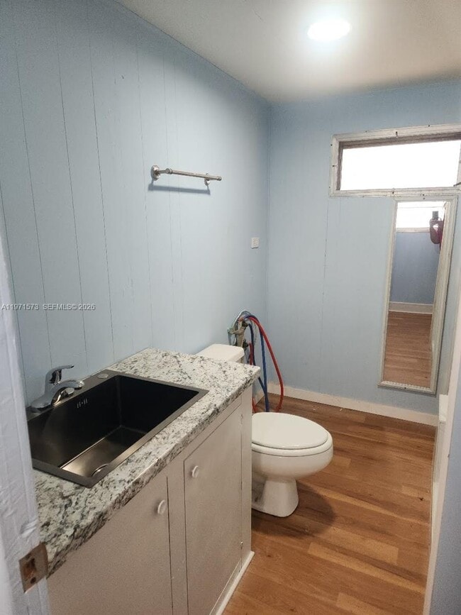 Building Photo - 9165 Highpoint Dr