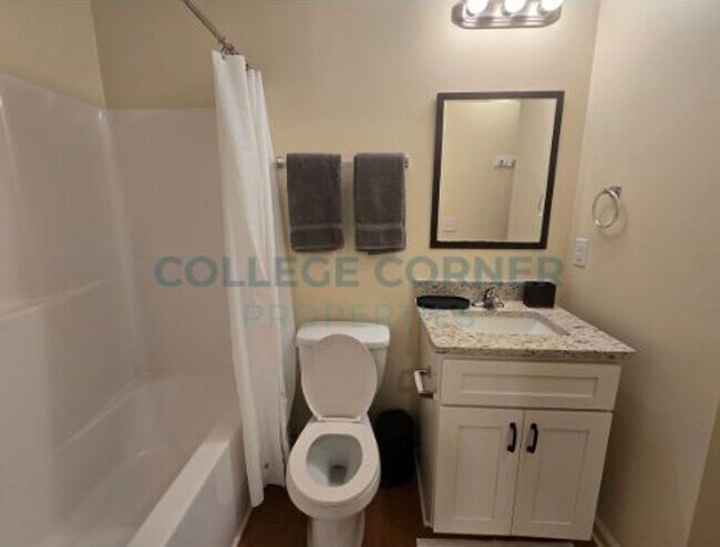 Building Photo - 1048 Ranch Dr