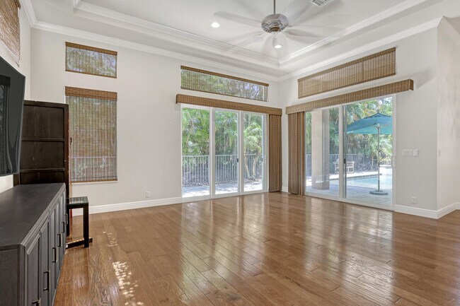 Building Photo - 6464 Bellamalfi St