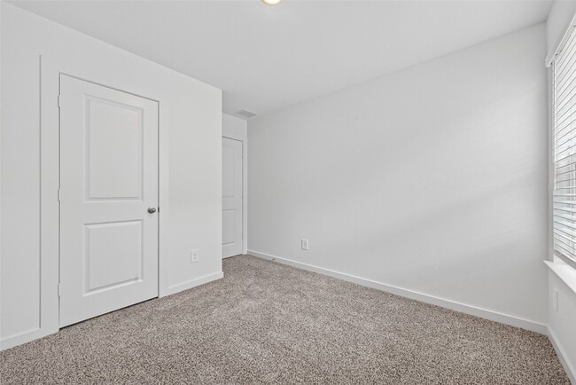Building Photo - 1738 Revolution Way