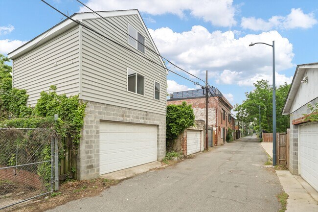 Building Photo - 1254 Florida Ave NE