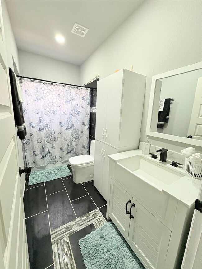 Building Photo - 1238 Rd 57211