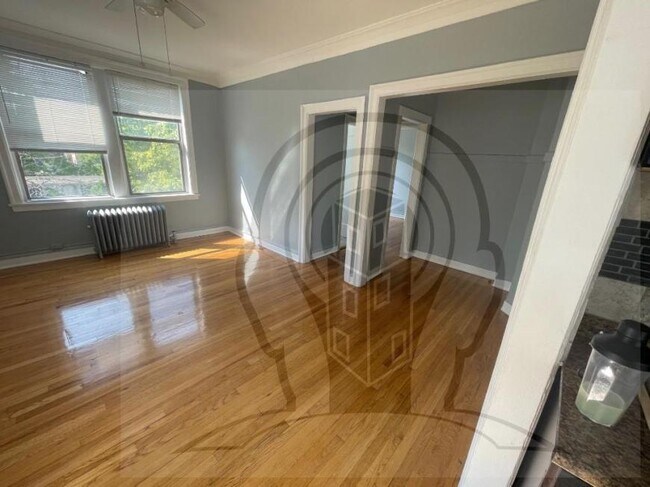 Building Photo - 1 bedroom in CHICAGO IL 60626