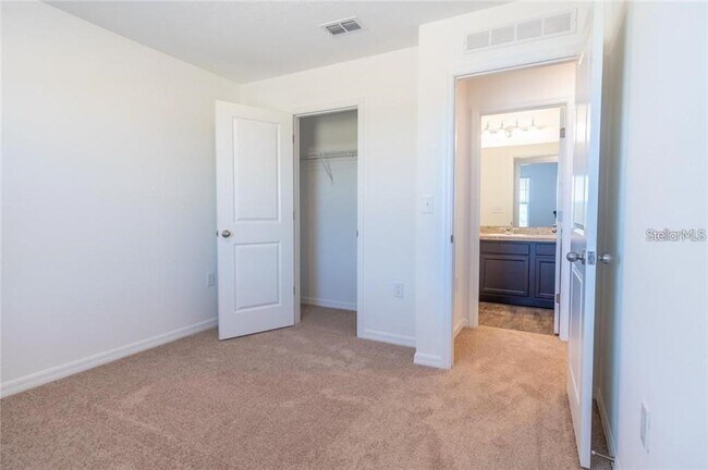 Building Photo - 338 Madison Dr