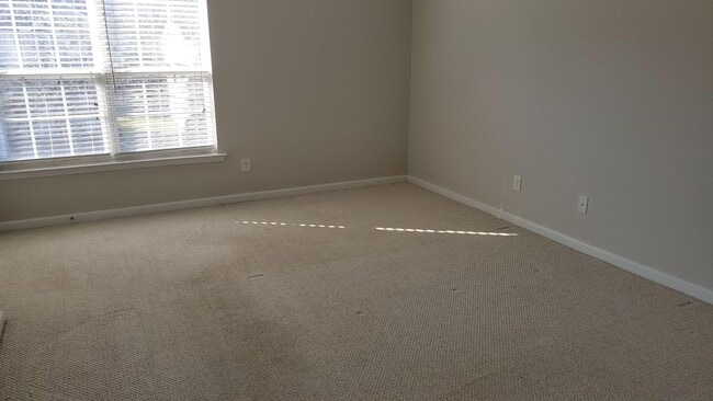 Building Photo - Coming Soon! 3 Bedroom / 2.5 Bath in South Durham Neighborhood!