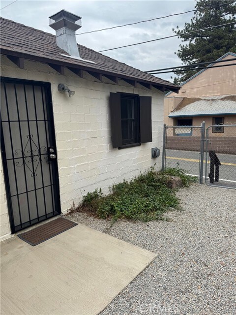 Building Photo - 23335 Crestline Rd