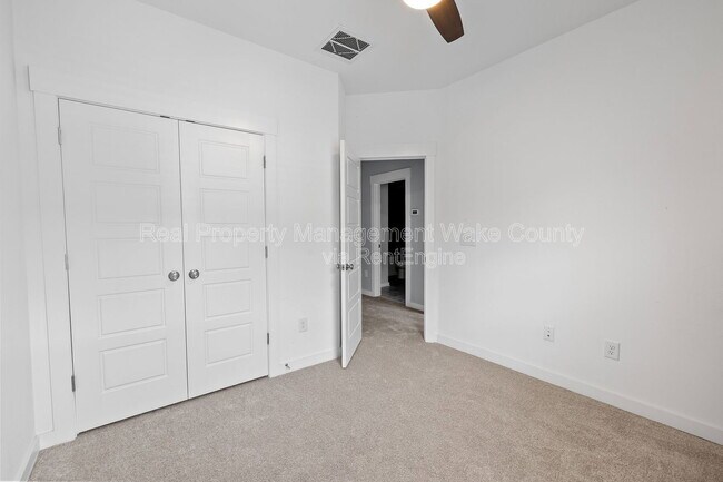 Building Photo - 410 Triumph Ln