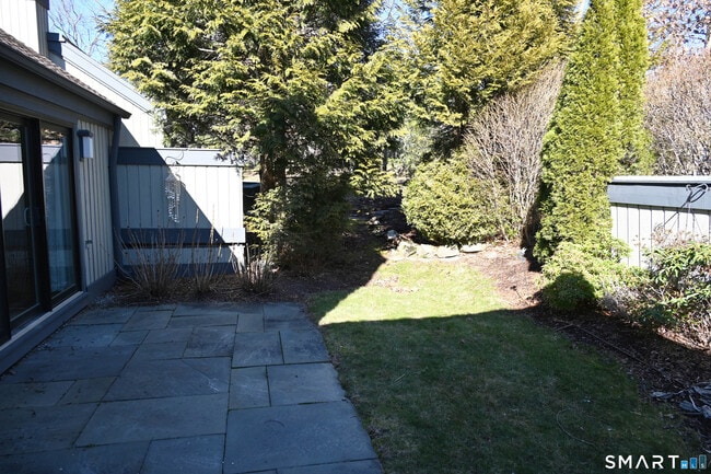 Building Photo - 922 Heritage Vlg