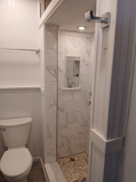Building Photo - 326 42nd St S