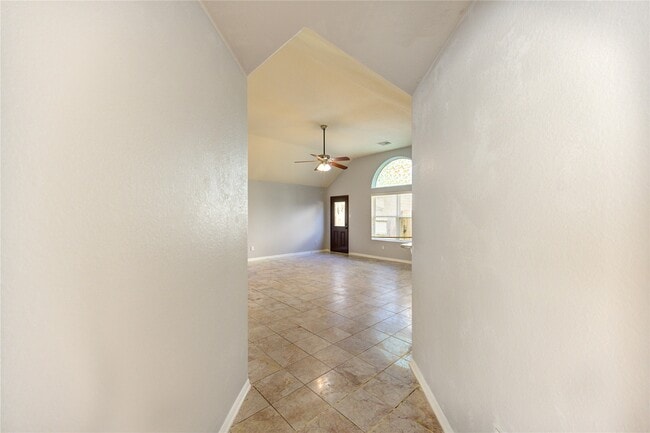 Building Photo - 2102 Indian Clearing Trail