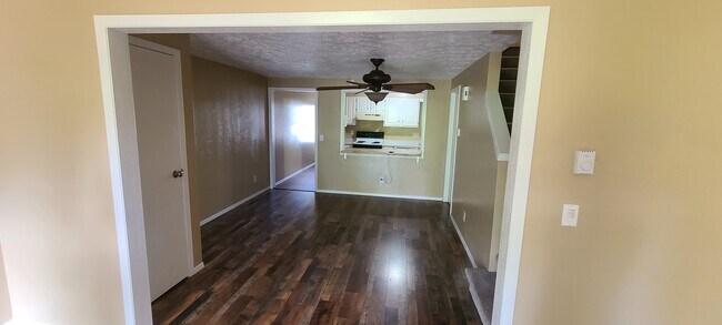 Primary Photo - 315 Meadow Dr