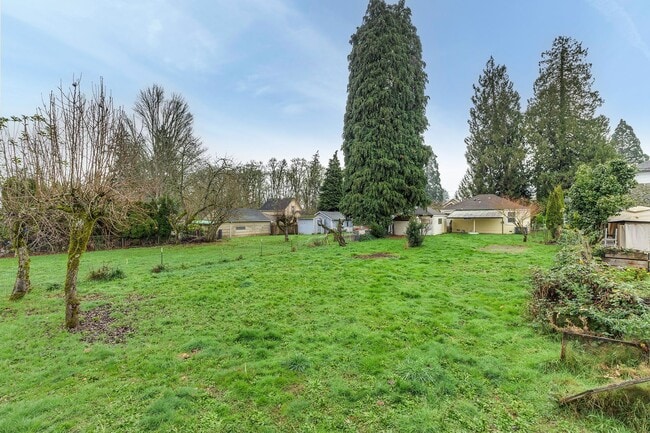 Building Photo - 2 bed 1 bath home in the heart of downtown Forest Grove