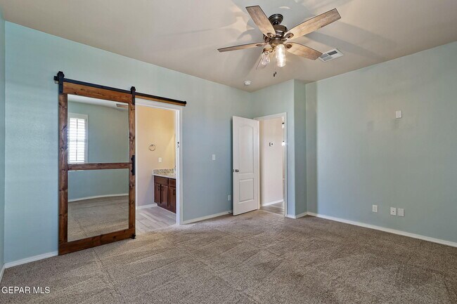 Building Photo - 3921 Desert Dunes Dr
