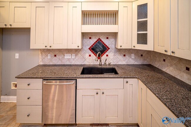 Building Photo - 26105 Apple Orchard Ln