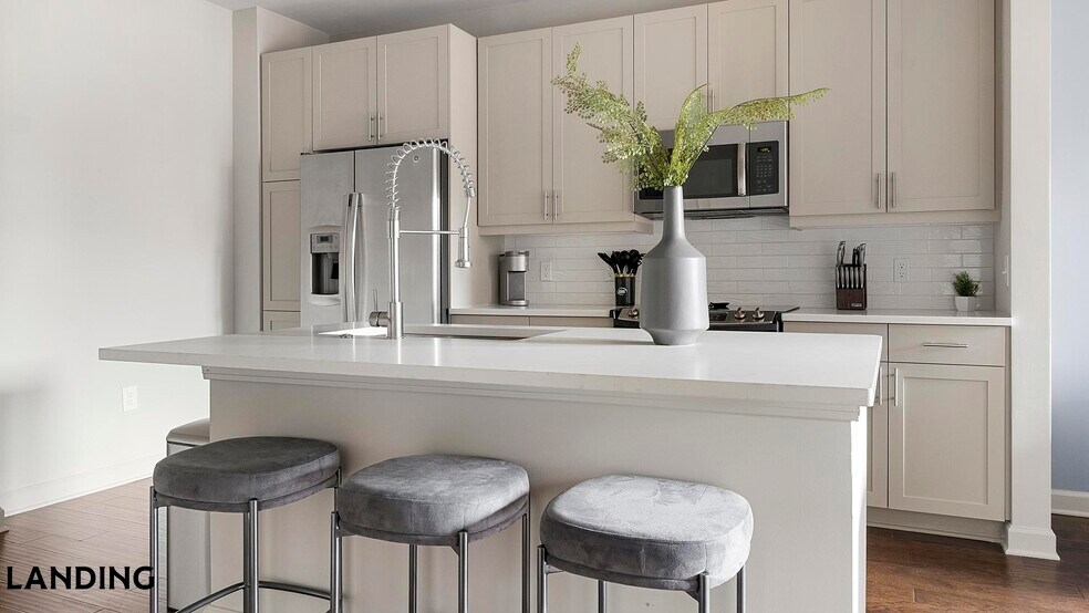 Building Photo - 2420 Peachtree Rd NW