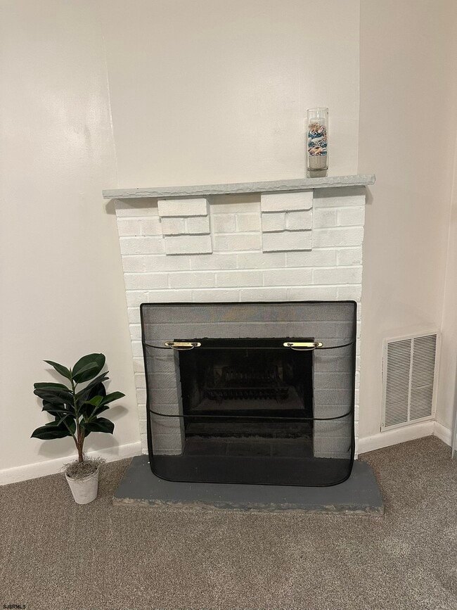 Building Photo - 703 Camelback Ct