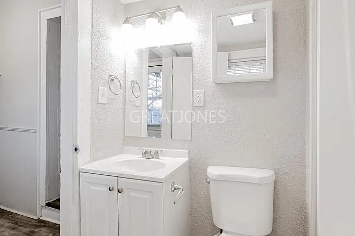 Building Photo - 204 Woodside Ave