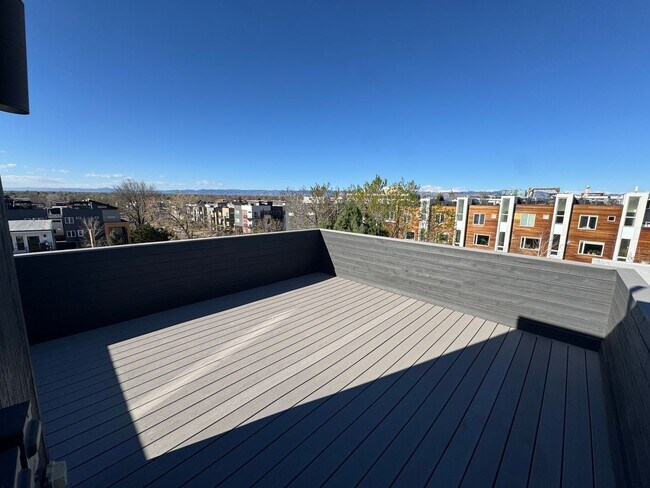 Building Photo - Perfect Sloan Lake Home with all the features and great views