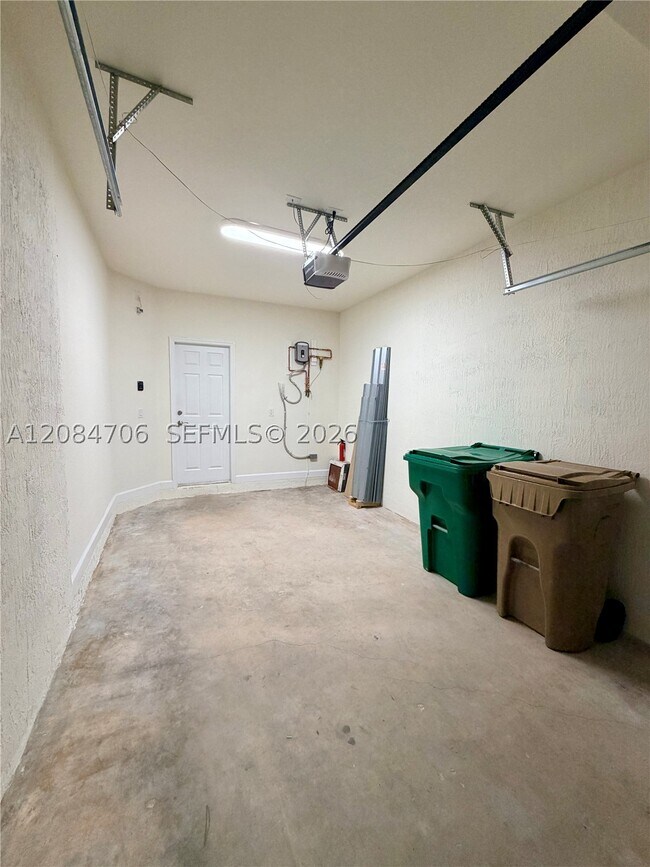 Building Photo - 6561 N Anise Ct