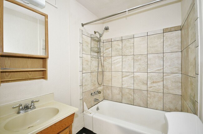 Building Photo - 741-743 Bower Hill Road
