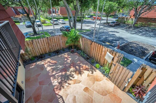 Building Photo - 9919 NW 6th Ct