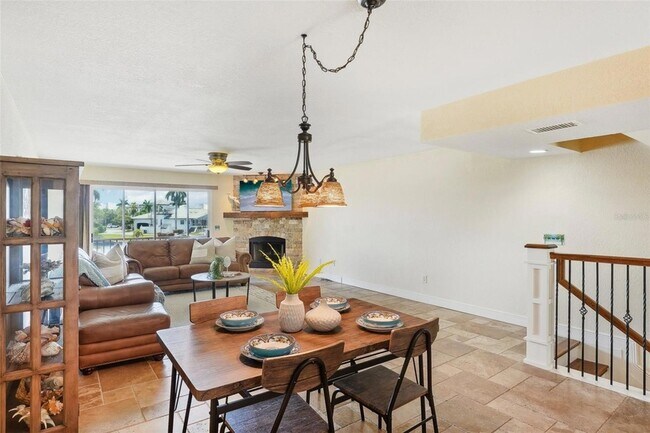 Building Photo - 637 Pinellas Bayway