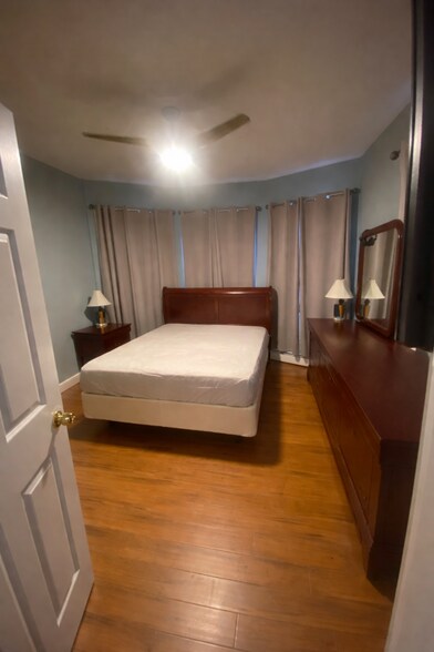 Building Photo - 53 Beech St