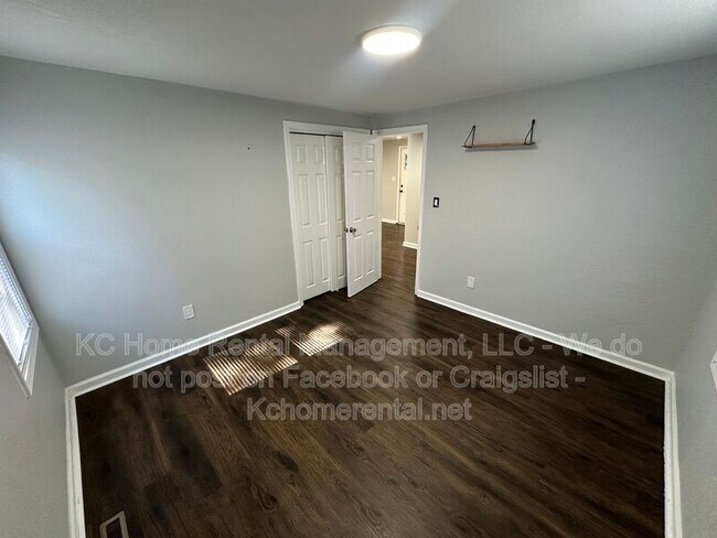 Building Photo - 8803 E 49th St