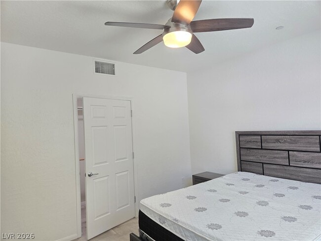 Building Photo - 6868 Sky Pointe Dr