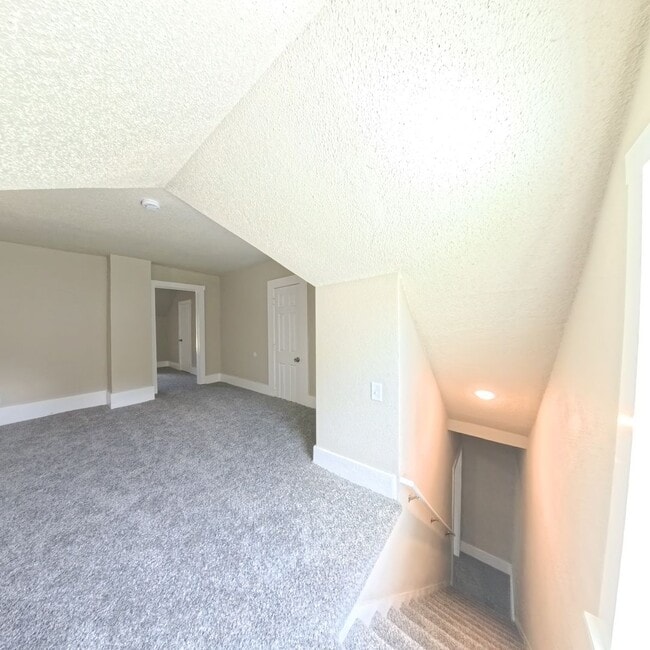Building Photo - Newly remodeled 3 bedroom 1 bathroom home-...