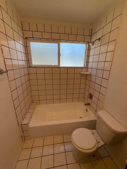 Building Photo - 4266 Fulton Ave