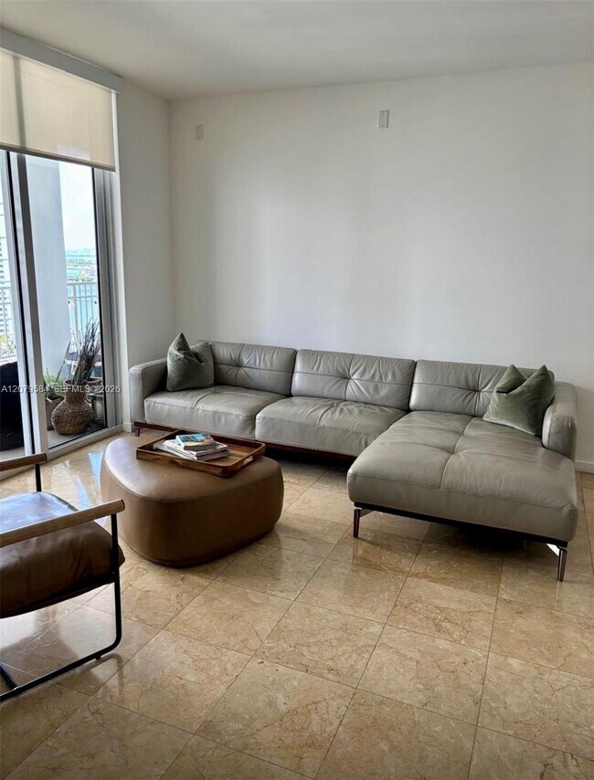 Building Photo - 801 Brickell Key Blvd