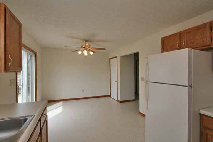 Building Photo - 7675 Stonebridge Golf Dr