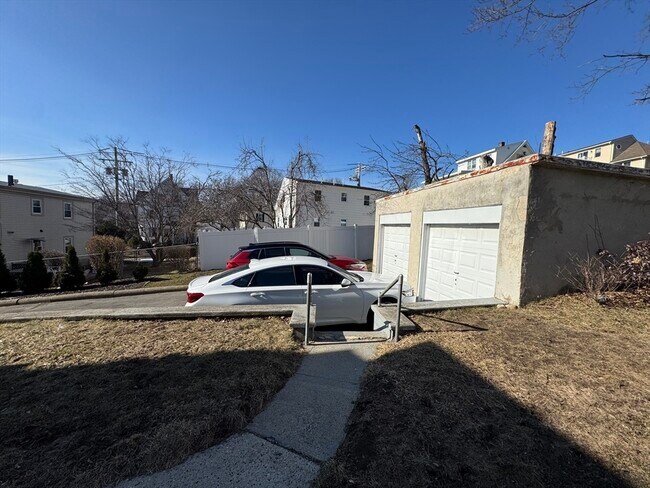 Building Photo - 28 Quirk St