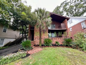 Building Photo - 623 Henderson St